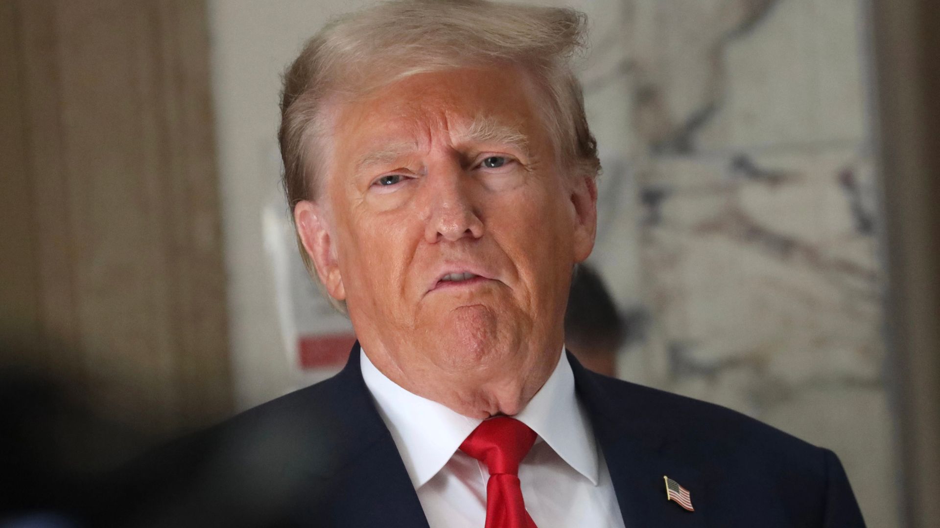 Tensions between the White House and the highest court in the nation rose fast when President Donald Trump attacked members of the U.S. Supreme Court who ruled against his use of emergency tariff powers. The legal community responded quickly and in an unusual way.